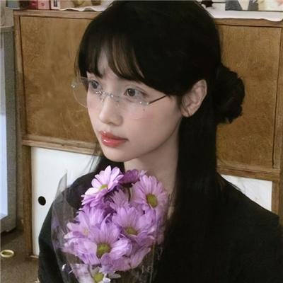 小小的她短剧